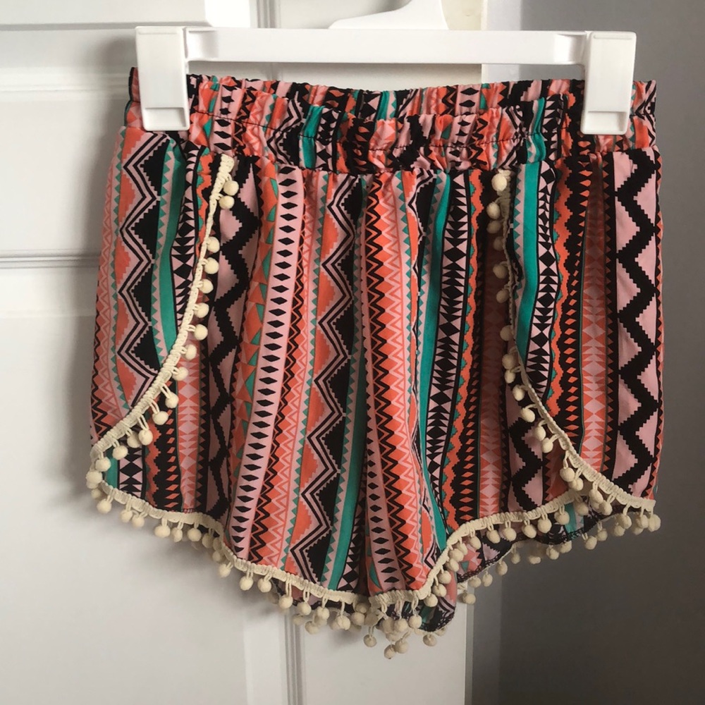 Girl’s Medium Pom Pom Beach Shorts